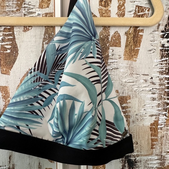 Pacsun tropical triangle bikini top - Picture 3 of 3